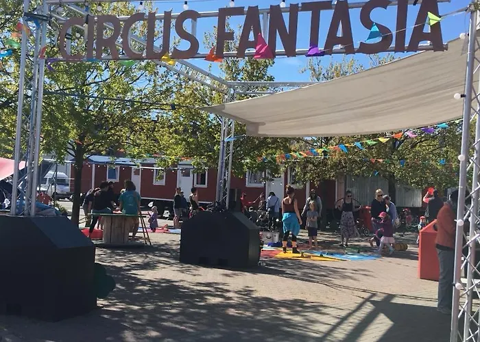 Circus Fantasia Hostel *